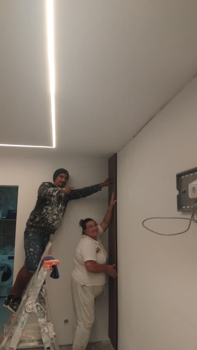 Instalação de pladur com iluminação LED integrada — equipa Humberto Pladur em obra